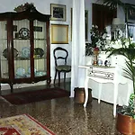 Bed and Breakfast At A Palazzo Βενετία