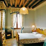 At A Palazzo Bed and Breakfast