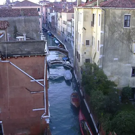 At A Palazzo B&B