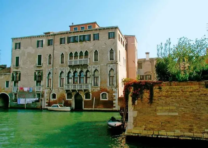 At A Palazzo Bed & Breakfast 3*