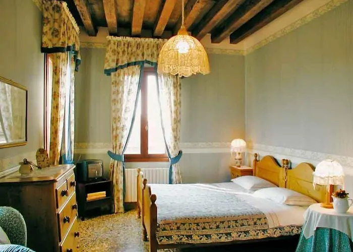At A Palazzo Bed & Breakfast