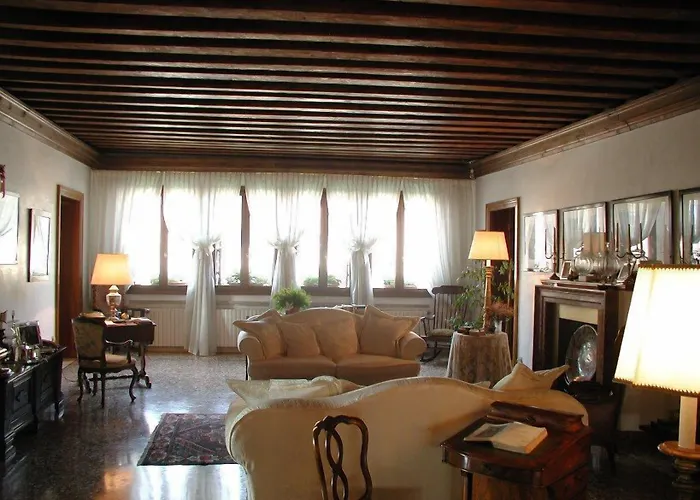 At A Palazzo Bed & Breakfast