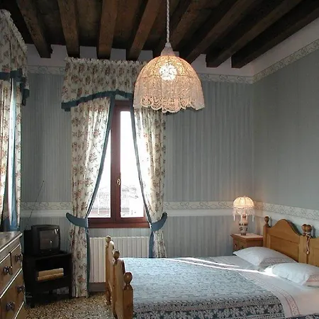 Bed and breakfast At A Palazzo 3*
