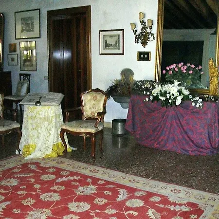 At A Palazzo Frühstückspension