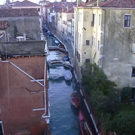 At A Palazzo Bed and breakfast