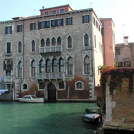 At A Palazzo Bed and breakfast Venecia
