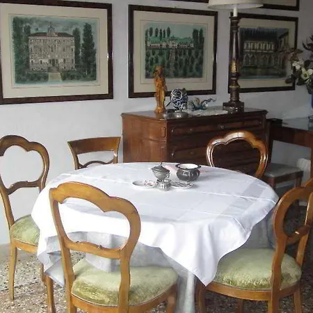 At A Palazzo البندقية